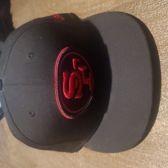 San Francisco 49ers hat - Picture 2 of 4